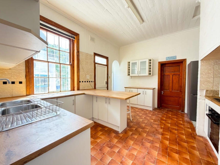 To Let 6 Bedroom Property for Rent in Muizenberg Western Cape